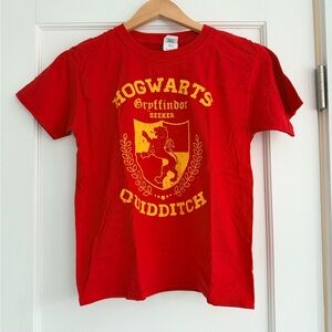 NEW Hogwarts Gryffindor Red Quidditch Kids T-Shirt